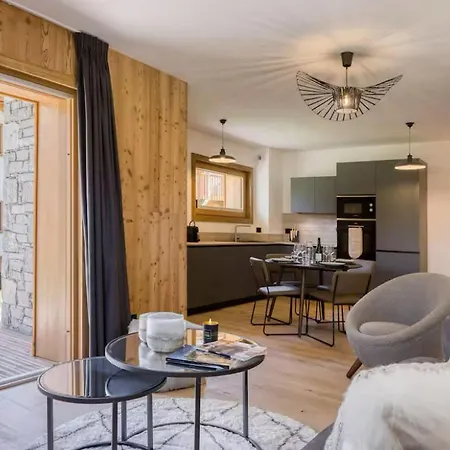 In Out Serviced In Apartment *